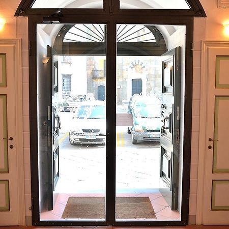לוקה Dimora Dei Guelfi Luxury Rooms מראה חיצוני תמונה