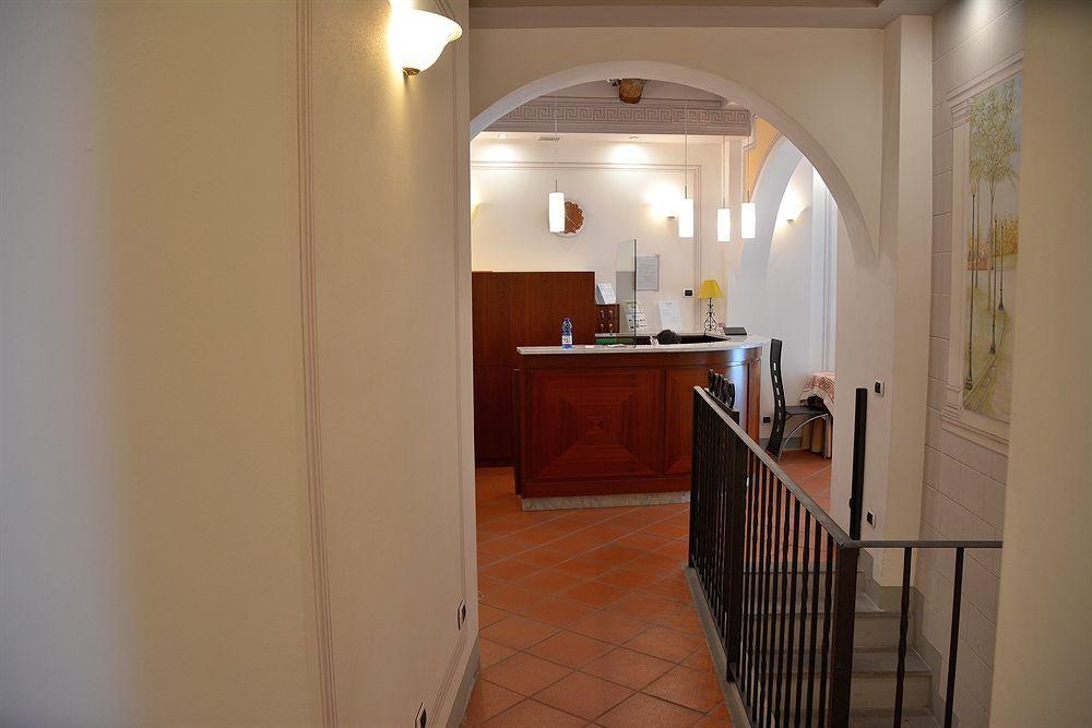 לוקה Dimora Dei Guelfi Luxury Rooms מראה חיצוני תמונה