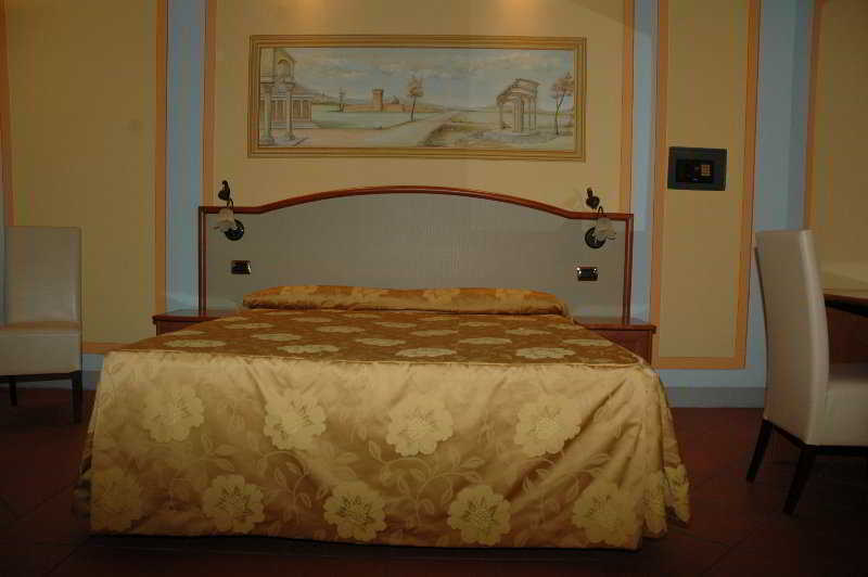 לוקה Dimora Dei Guelfi Luxury Rooms מראה חיצוני תמונה
