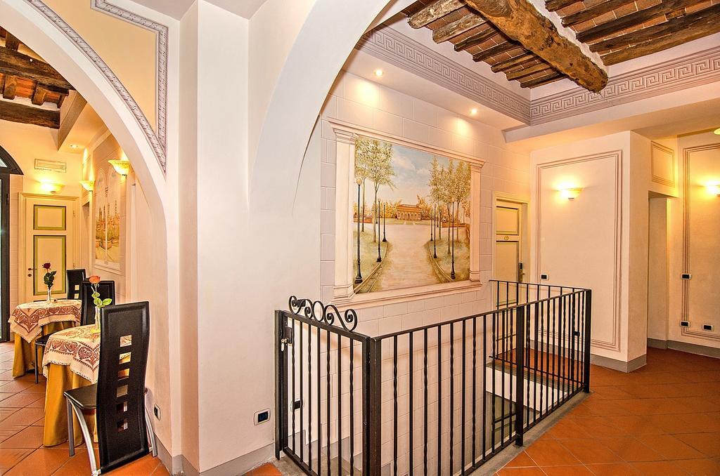 לוקה Dimora Dei Guelfi Luxury Rooms מראה חיצוני תמונה