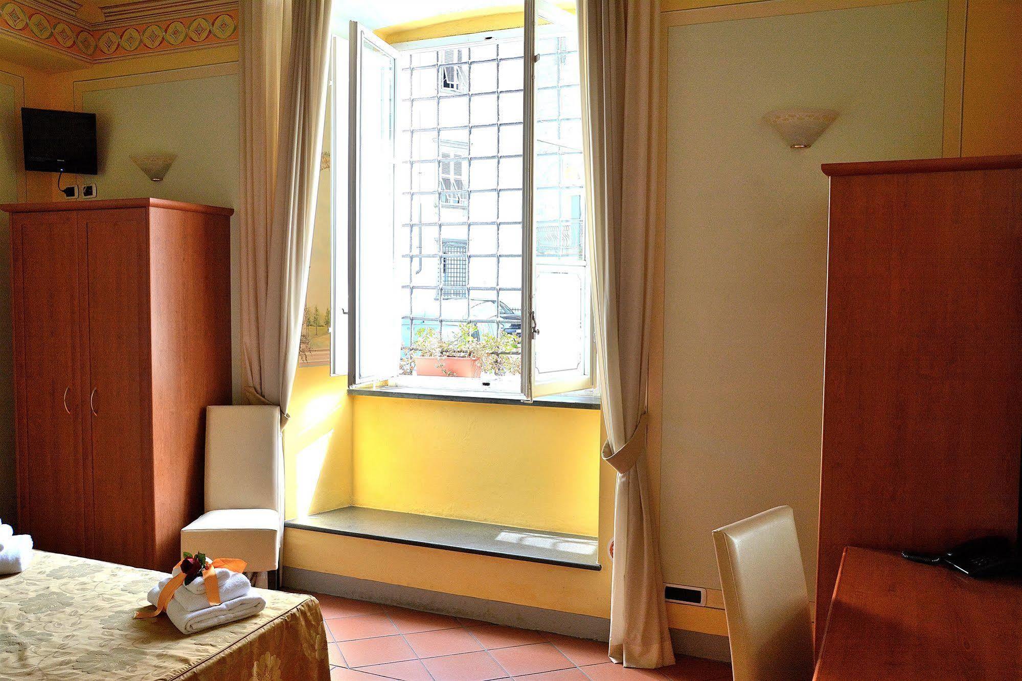לוקה Dimora Dei Guelfi Luxury Rooms מראה חיצוני תמונה