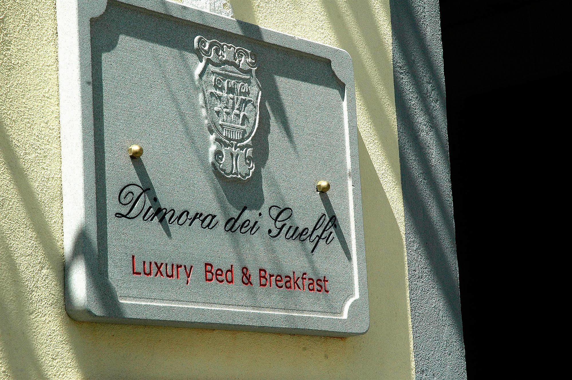 לוקה Dimora Dei Guelfi Luxury Rooms מראה חיצוני תמונה