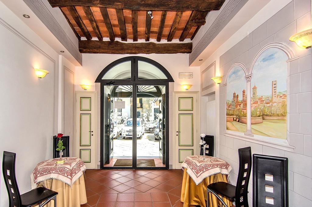 לוקה Dimora Dei Guelfi Luxury Rooms מראה חיצוני תמונה