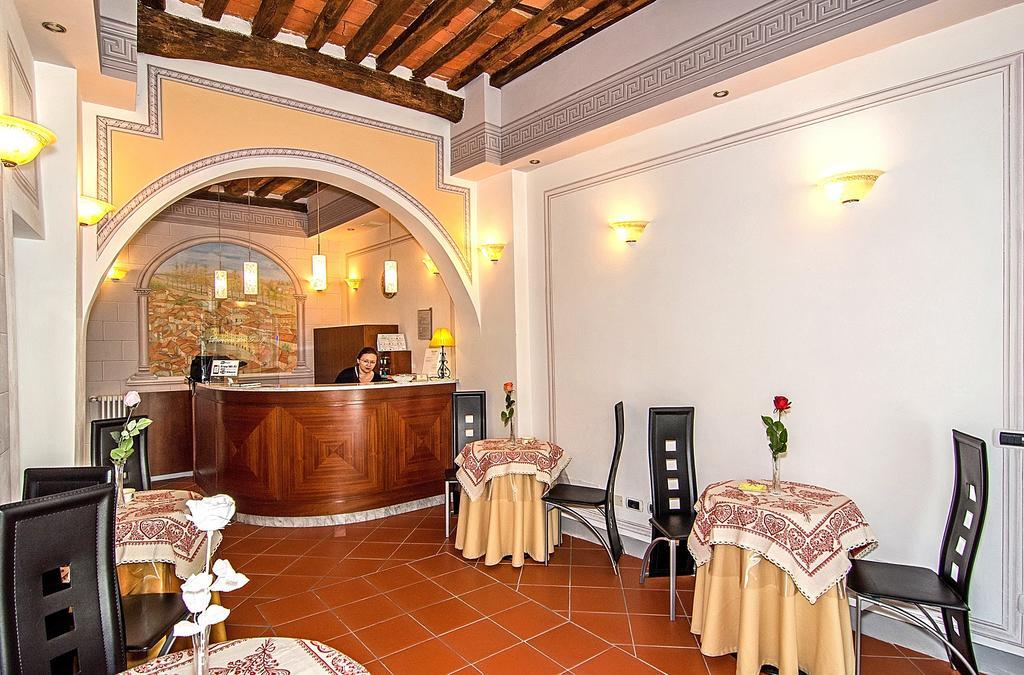 לוקה Dimora Dei Guelfi Luxury Rooms מראה חיצוני תמונה